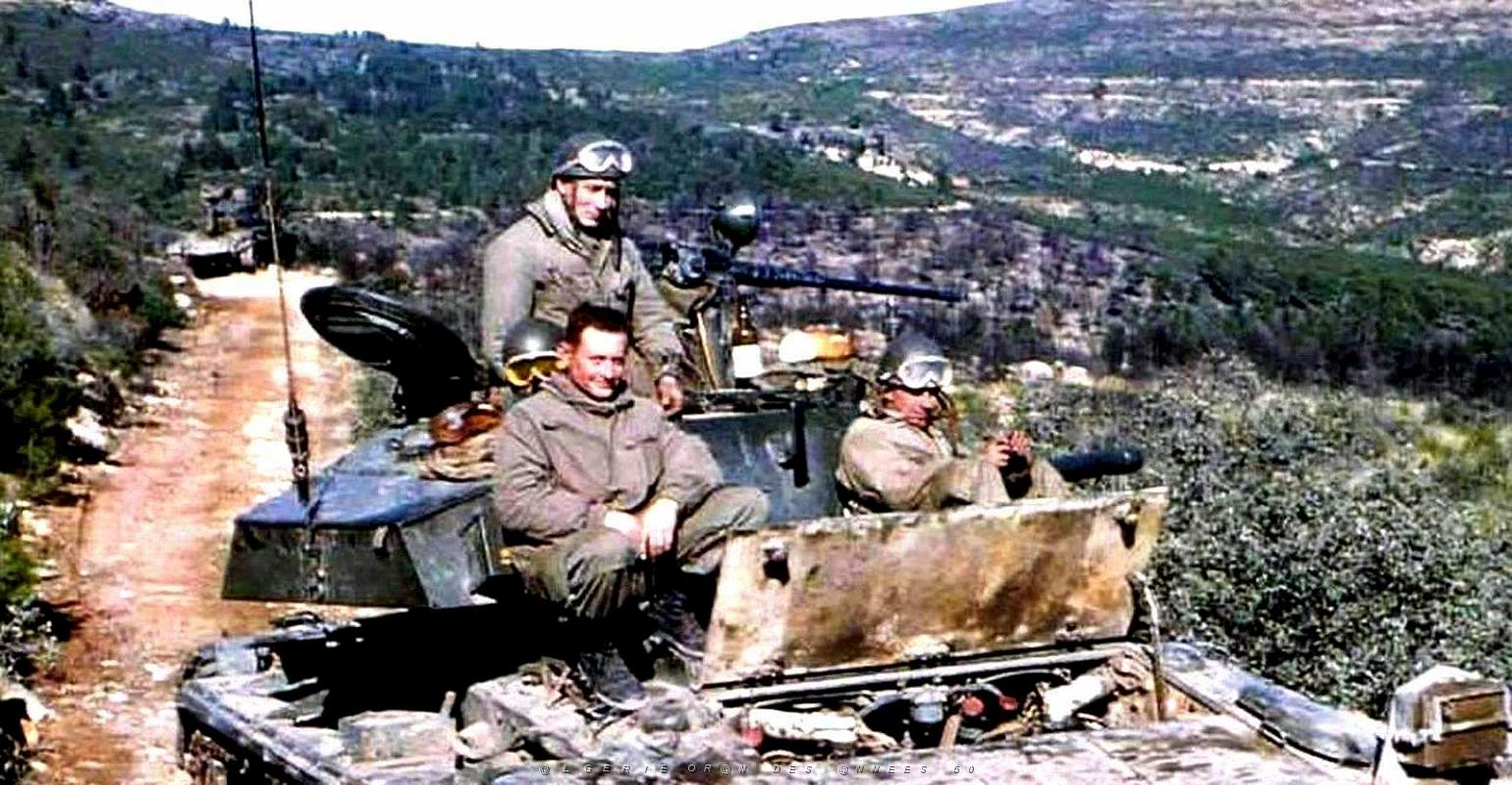 1067- Le Telagh - Zone operationnelle - 9e Hussards en bouclage 01 2.jpg